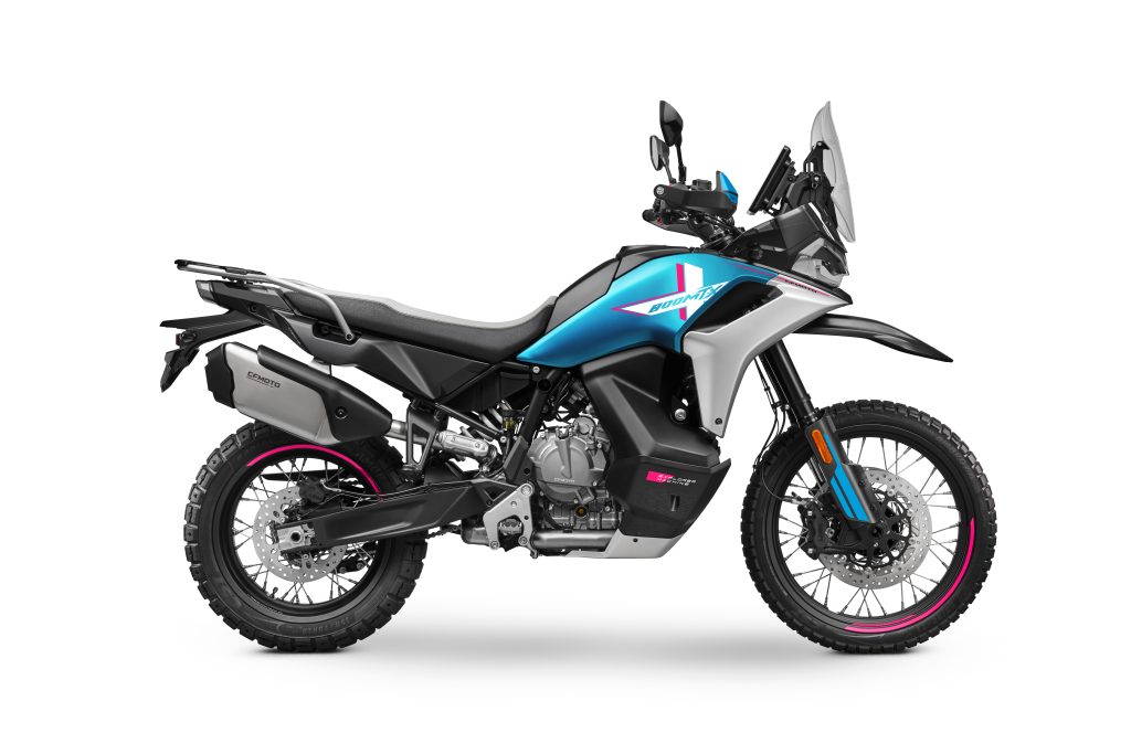 800MT-X_Zephyr-Blue_Tall-Seat_Right-1024x683